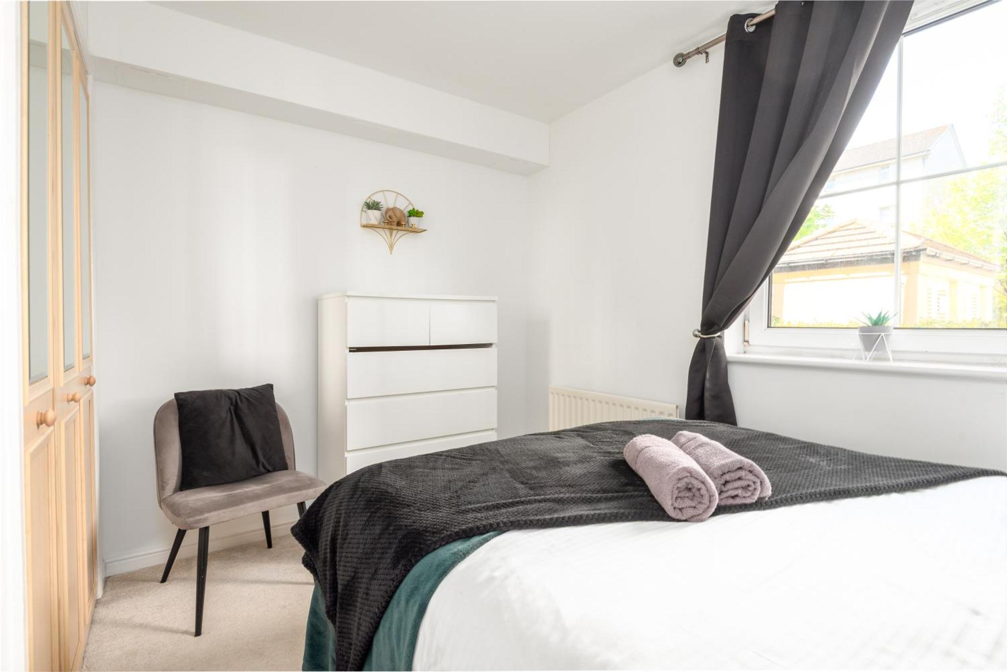 2bed-ground Floor-free Parking Appartement *