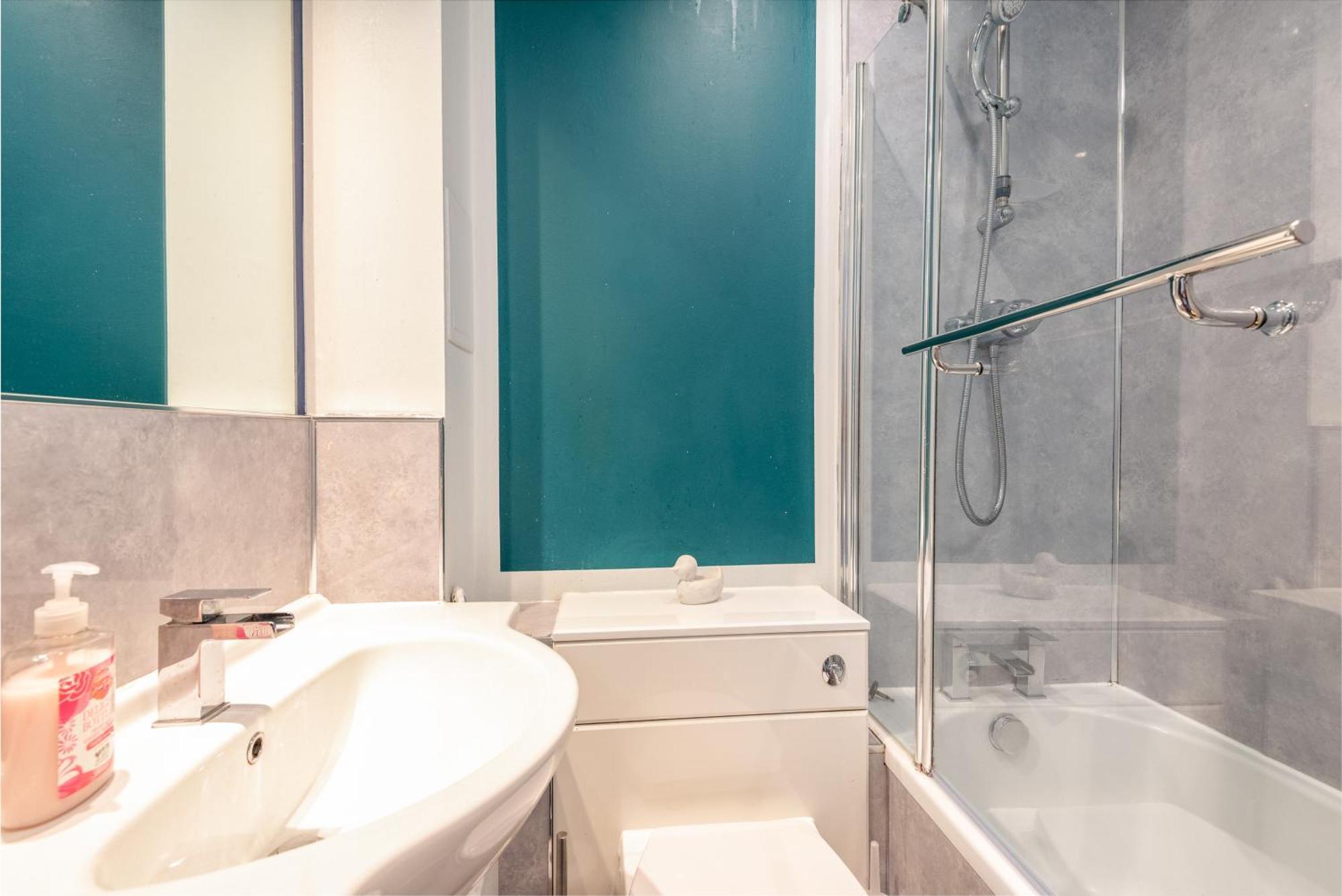 2bed-ground Floor-free Parking *